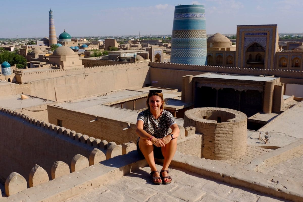 Terrazza nel centro storico di Khiva in Uzbekistan