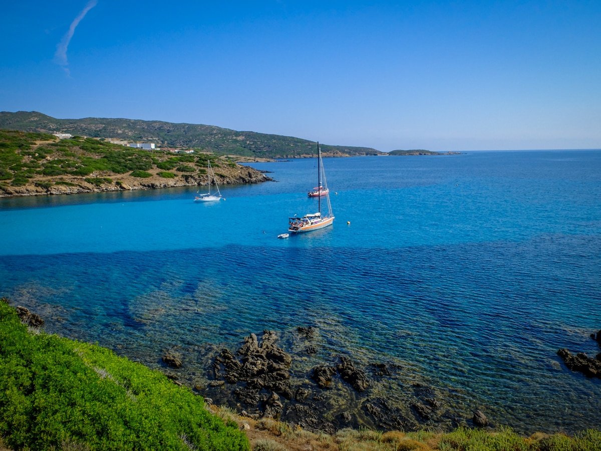 caletta sull'isola dell'Asinara