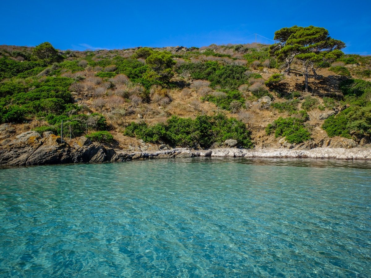 l'acqua di Cala dei Detenuti sull'isola dell'Asinara