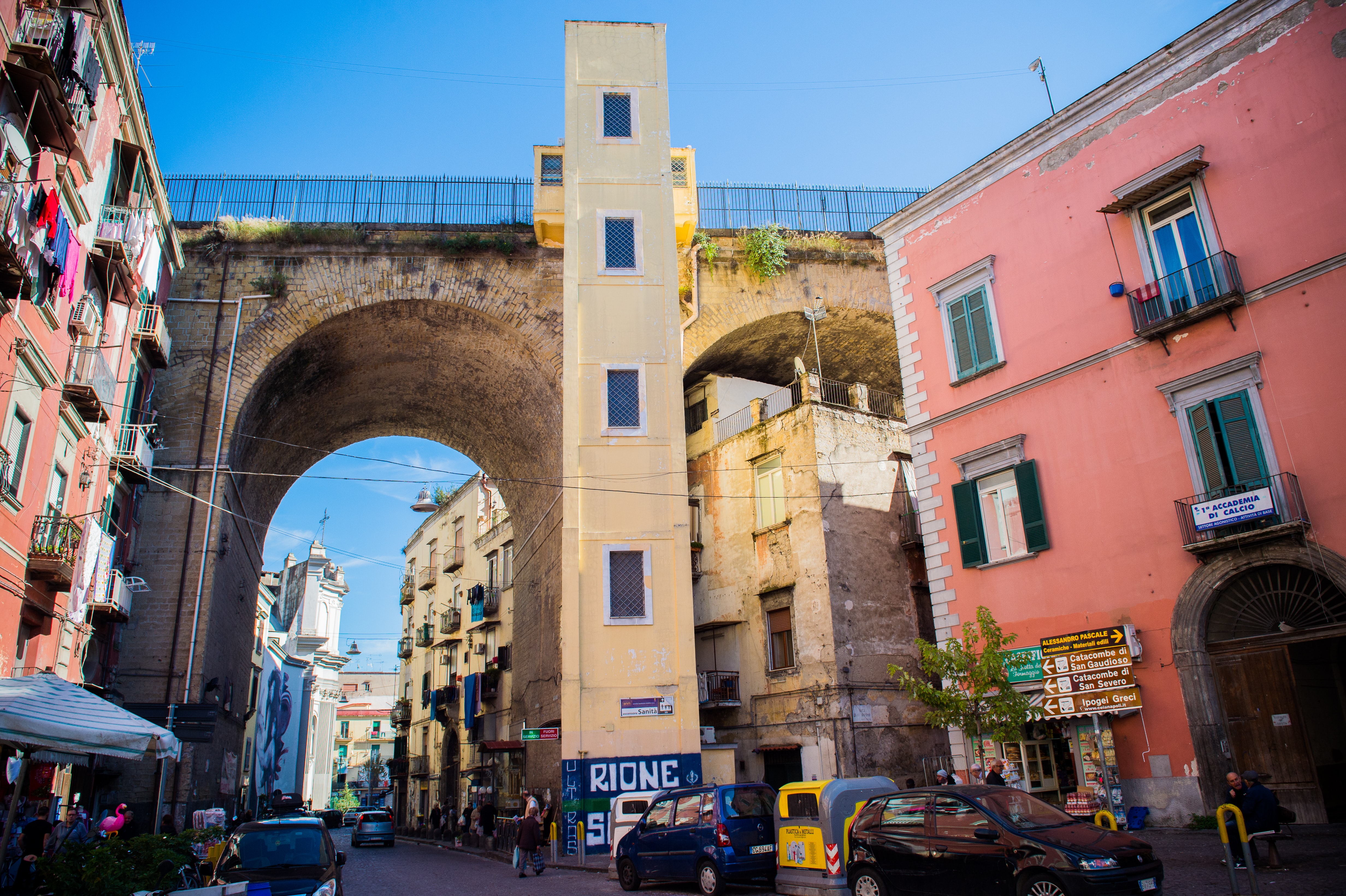 Archi del Rione Sanità a Napoli