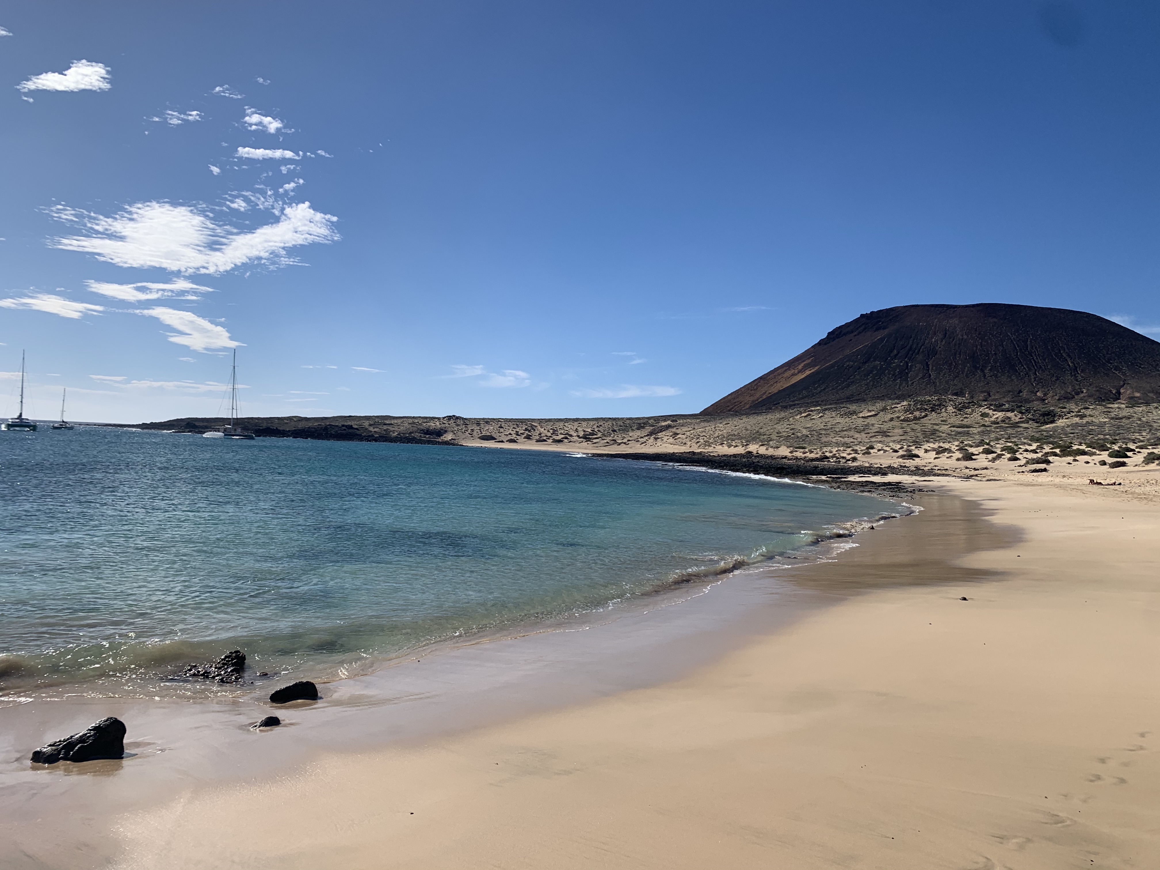 Spiagge di Lanzarote- Playa Montana Amarilla a La Graciosa