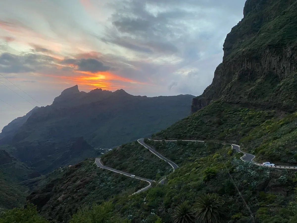 strada per Masca al tramonto (Tenerife)