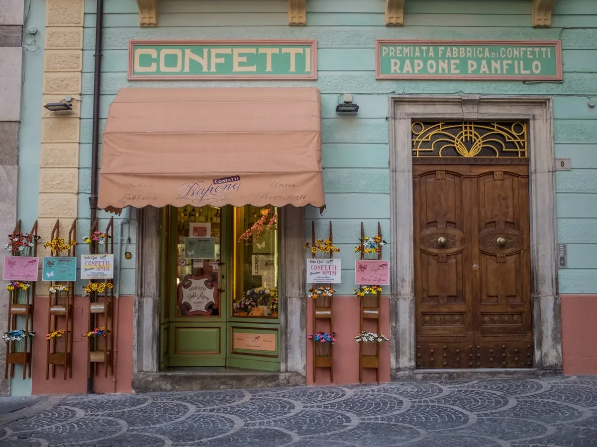 Sulmona - negozio di confetti