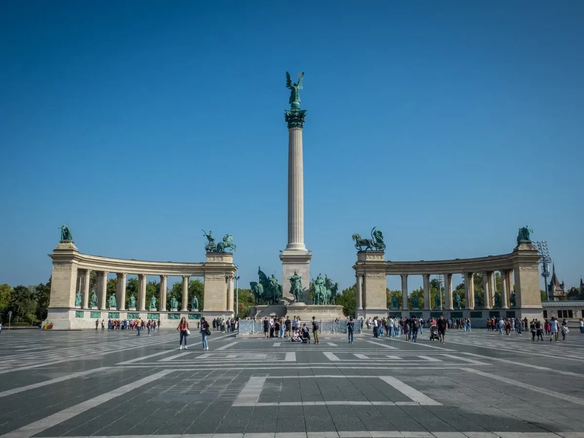 Hosok Tere - Piazza degli Eroi (Budapest)