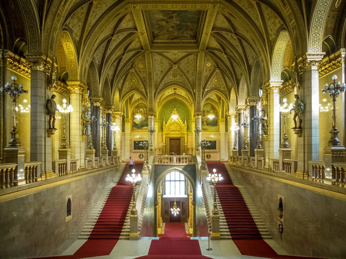 Parlamento di Budapest - la scala d'onore