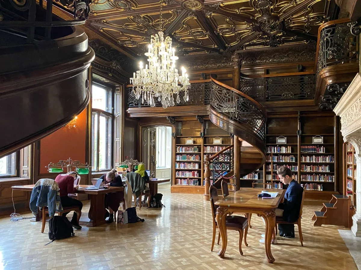 Biblioteca Ervin Szabò - Budapest