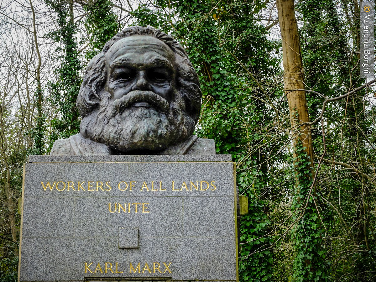 Tomba di Karl Marx - Highgate Cemetery (Londra)