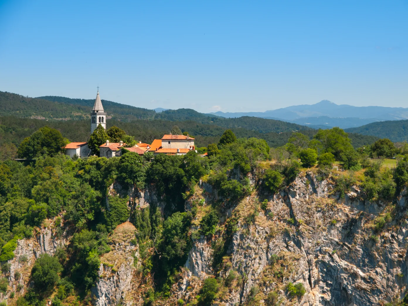 paesaggio del carso sloveno