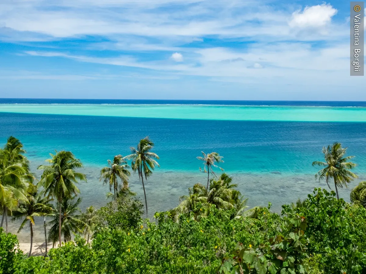 sfumature di azzurro nel mare di Huahine - Polinesia Francese