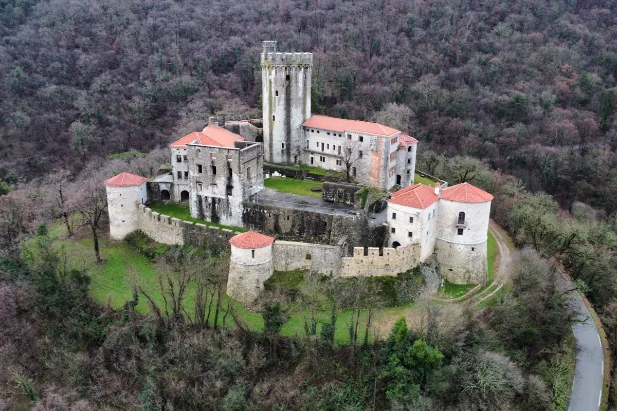 Castello di Rihemberk nella Valle della Vipava