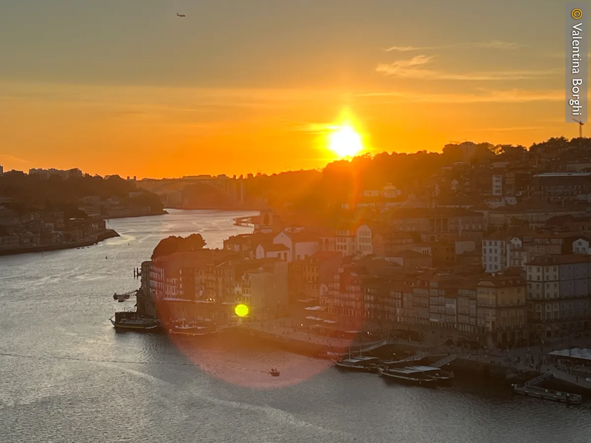 tramonto sul fiume a Porto