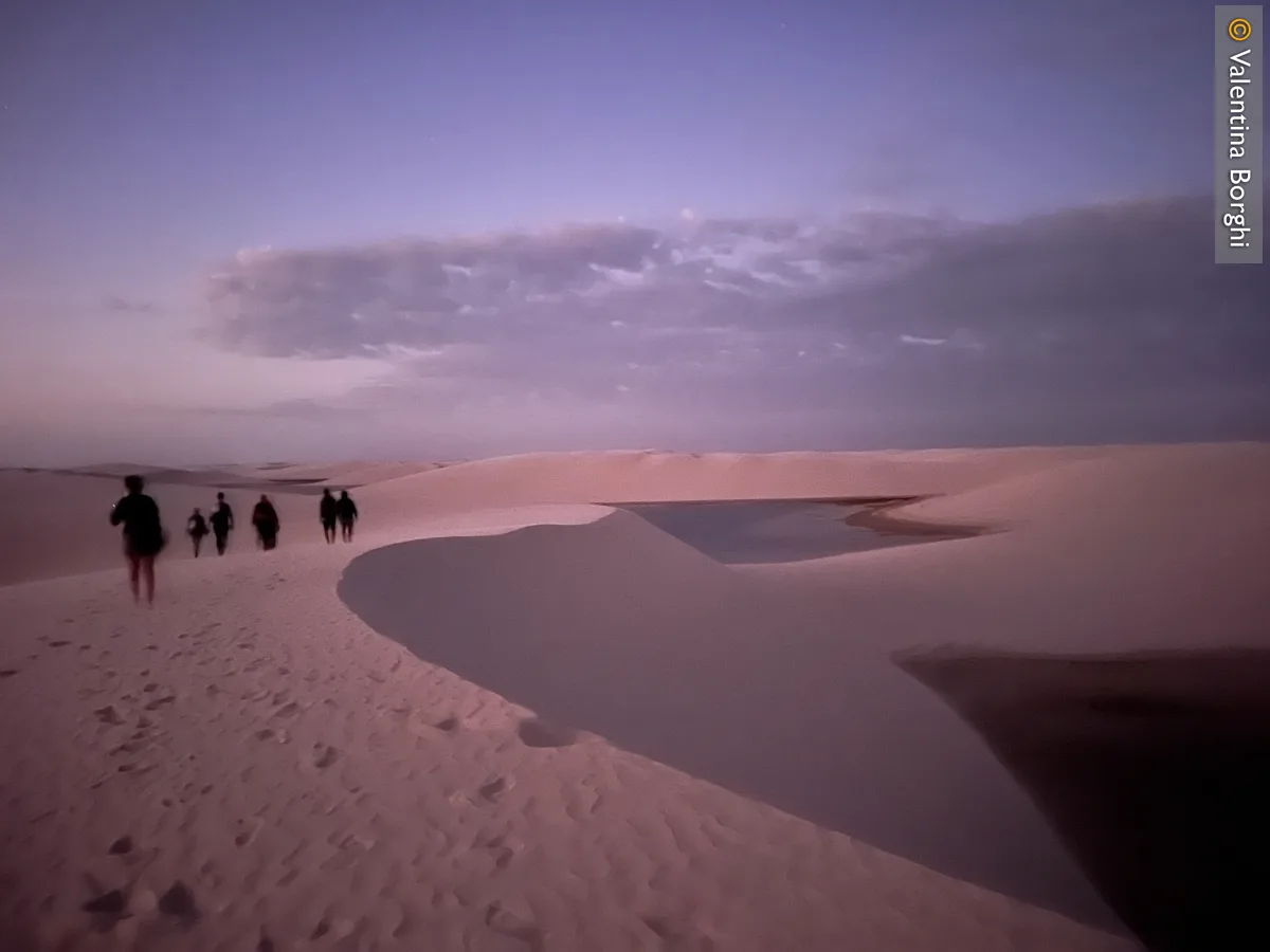 alba sulle dune io sulle dune nei Lençóis, Brasile