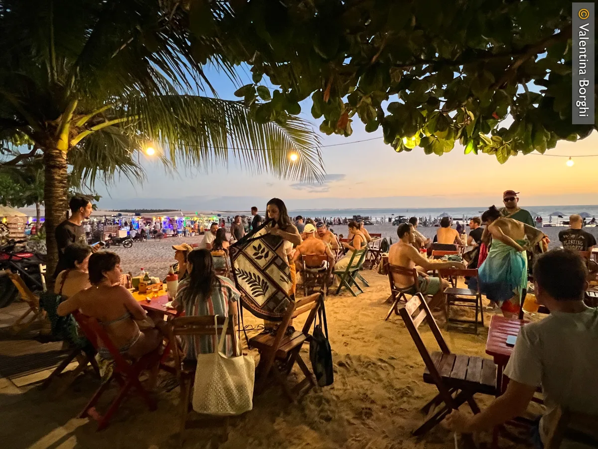 localino sulla spiaggia di Jeri al tramonto, Brasile