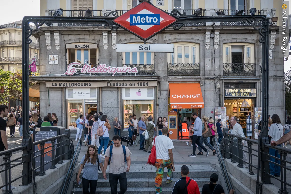 Fermata della Metro "Sol" a Madrid