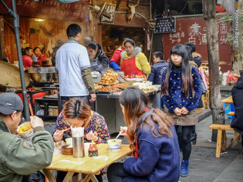 street food a Chengdu, Sichuan, Cina