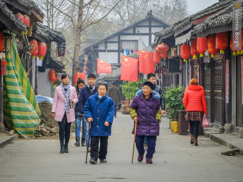 strada nel Villaggio tradizionale di Langzhong, Sichuan, Cina