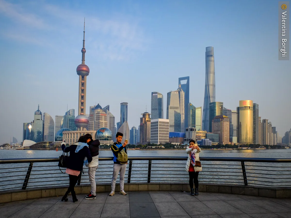 i grattacieli di Pudong visti dal Bund (Shanghai)