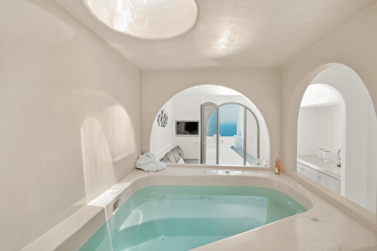 Oyster Luxury Suites, Santorini