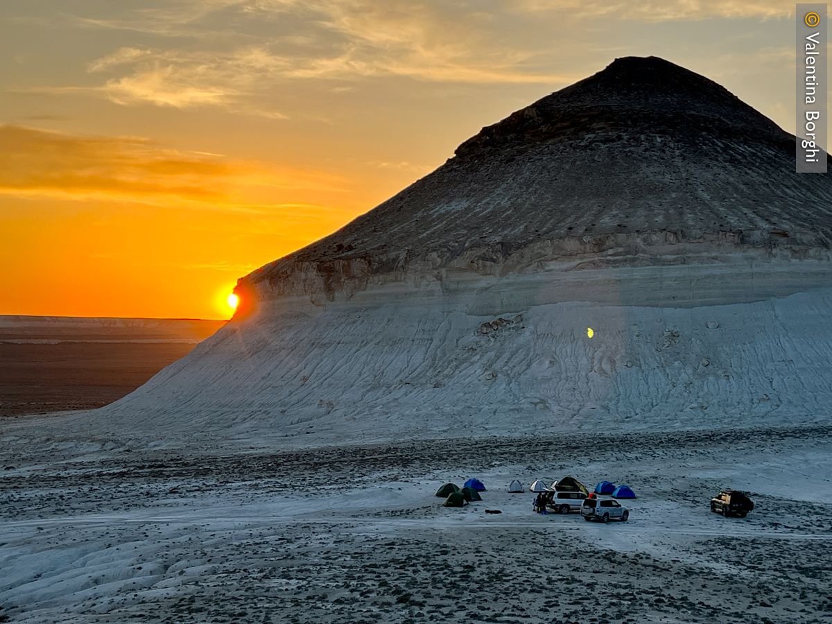 campeggio libero nel Mangystau, Kazakistan