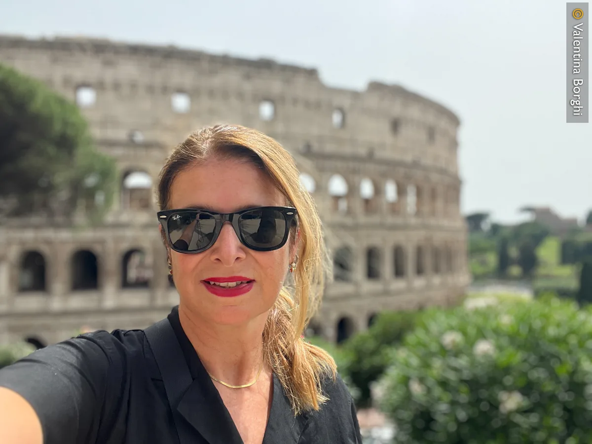 selfie con il Colosseo sullo sfondo, Roma 