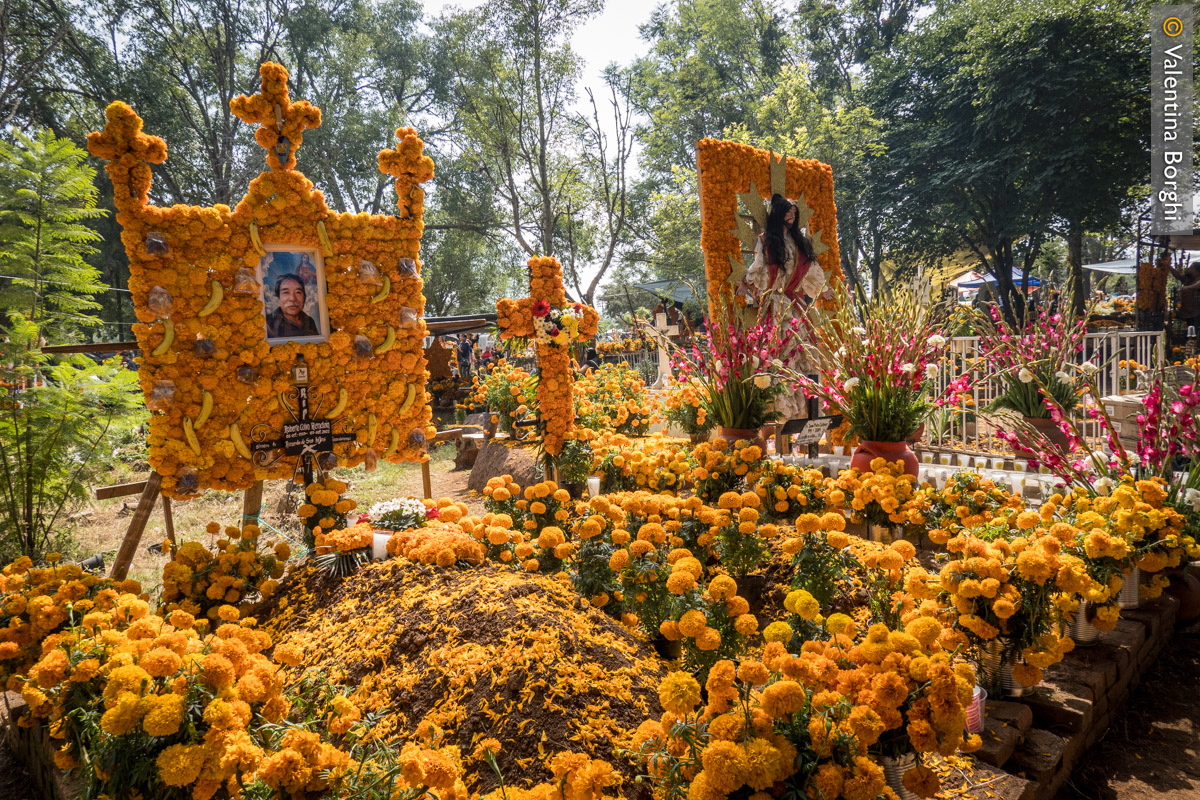 Cimitero di Tzintzuntzan durante i Dia de los Muertos, Messico