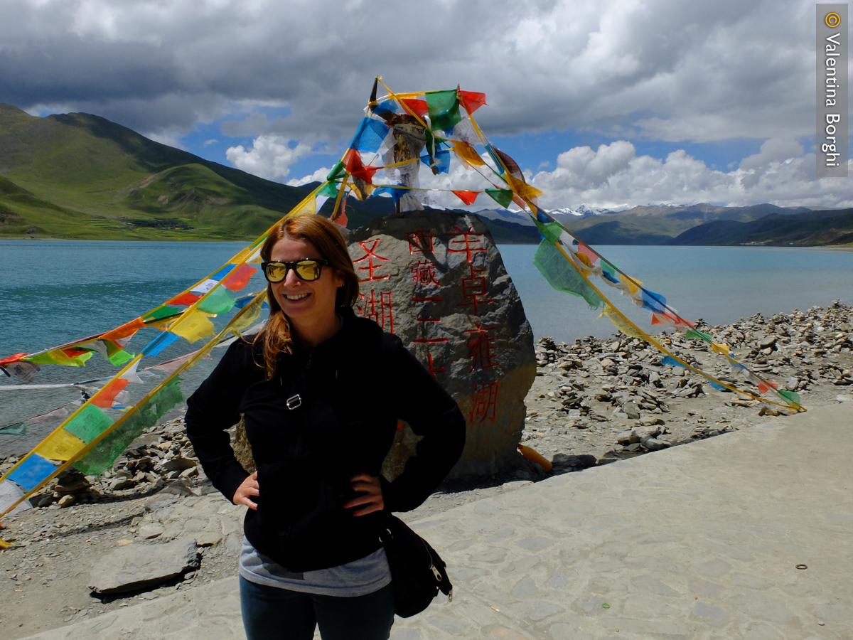 lago di montagna in Tibet