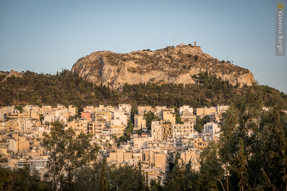 La collina del Licabetto vista da Exarchia, Atene