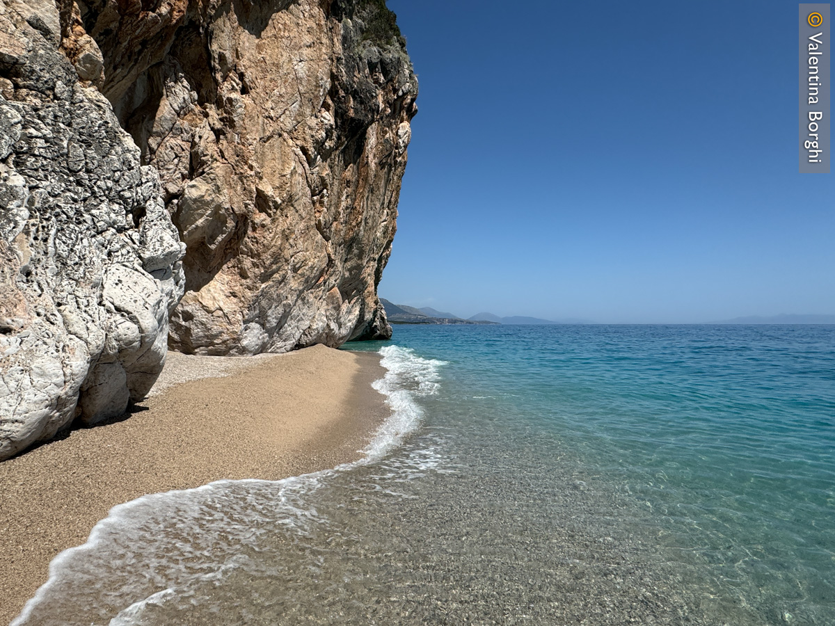 Pigeons Cave, Albania