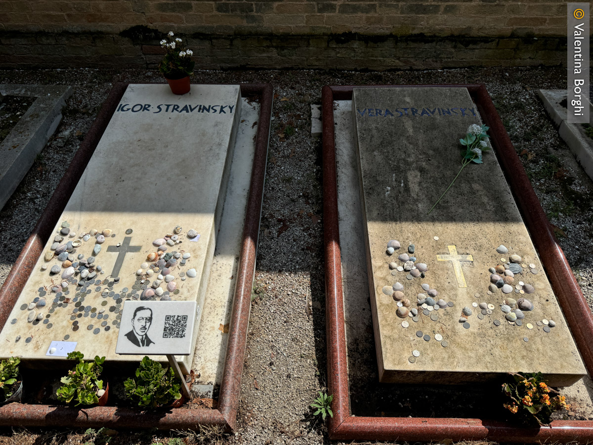 Tombe di Stravinsky e di sua moglie al cimitero di S.Michele a Venezia