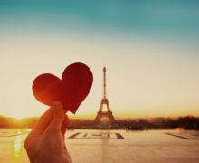 Tour Eiffel con cuore a Parigi