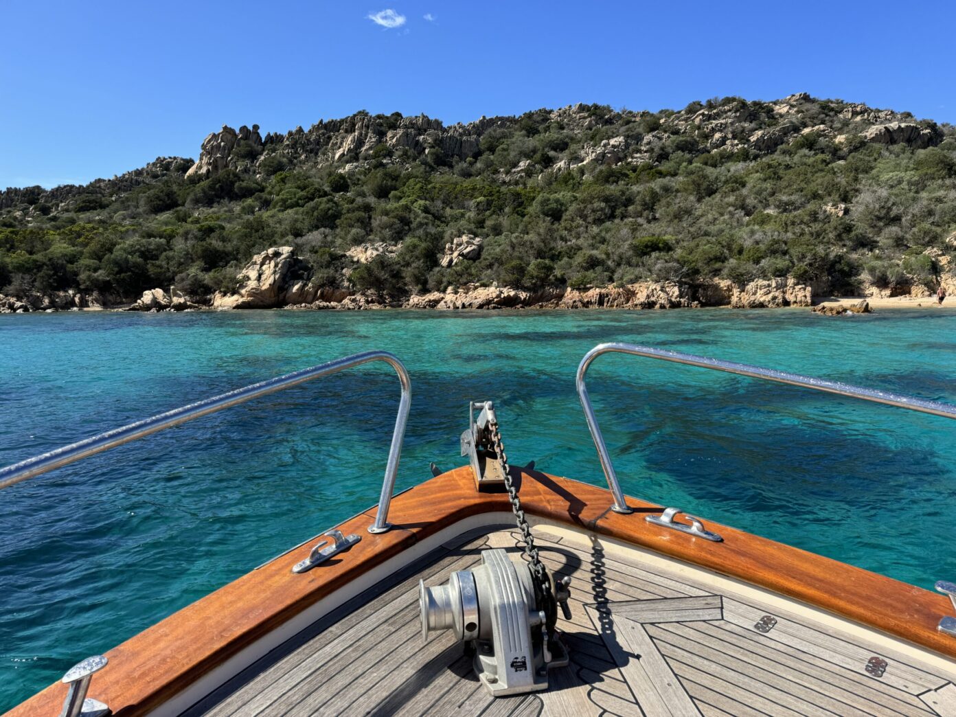 in barca all'isola della Maddalena, Sardega