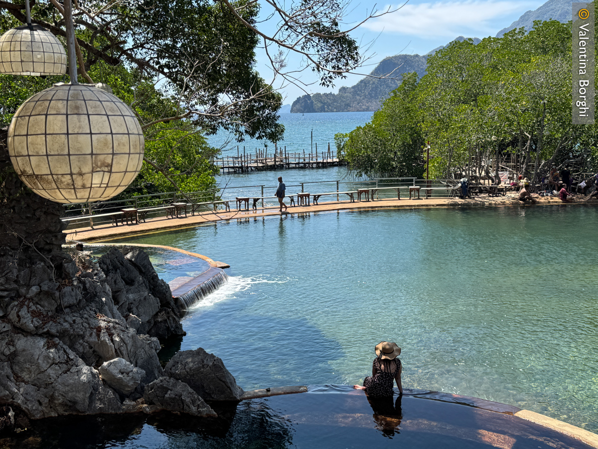 Maquinit Hot Springs, Coron