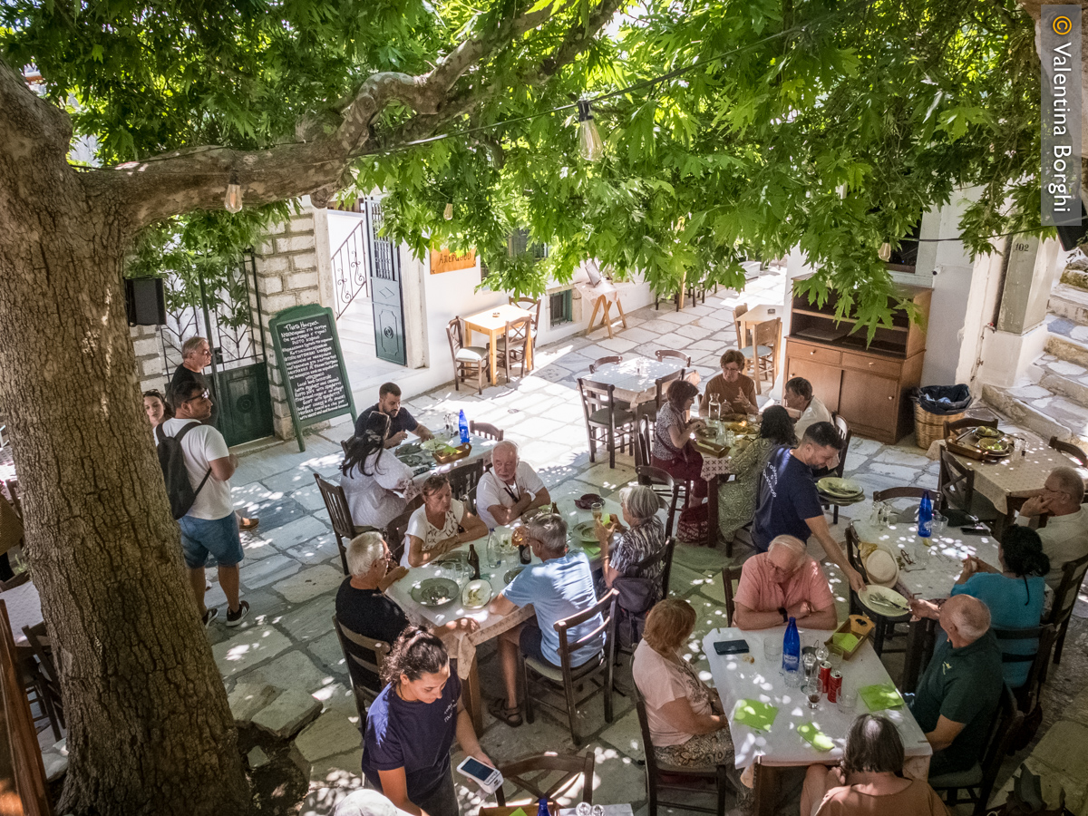 taverna ad Apiranthos, Naxos
