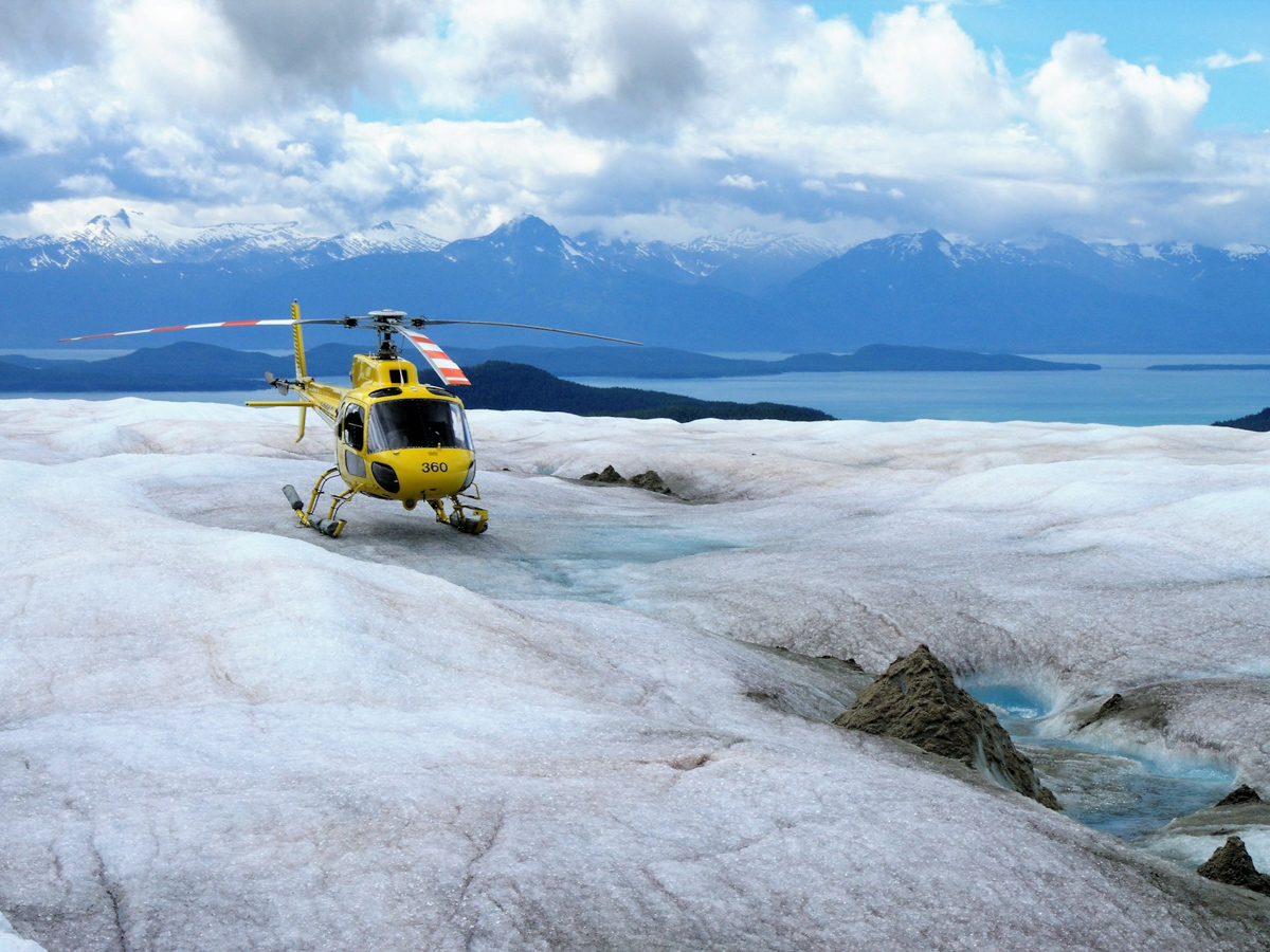 elicottero sul ghiacciaio vicino Valdez, Alaska