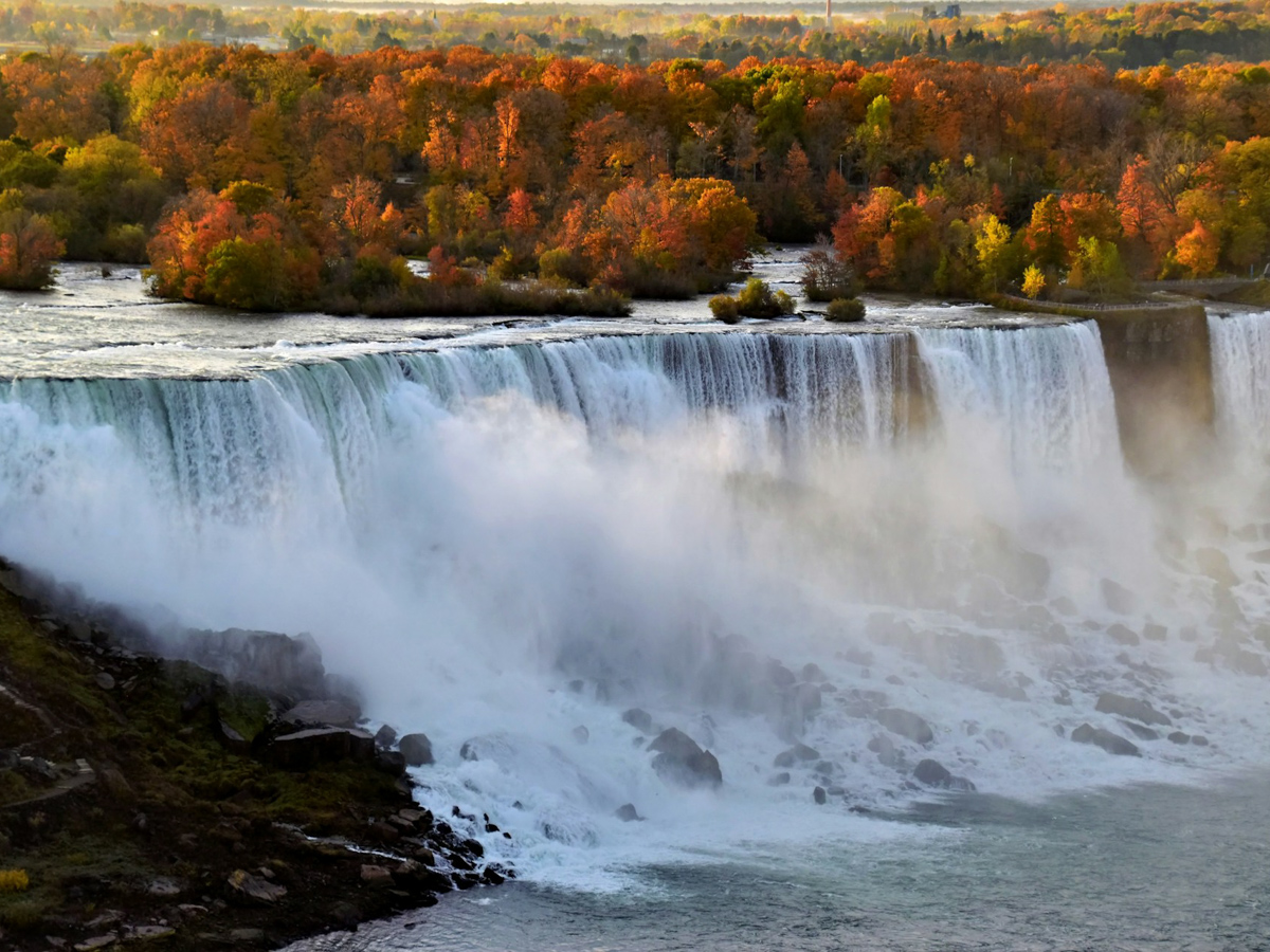 foliage alle Cascate del Niagara, Canada