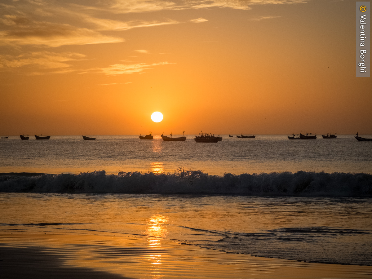tramonto sull'oceano a Nouakchott, Mauritania